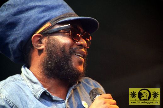 Jah Bami (TT) with The Suns Of Dub 21. Reggae Jam Festival - Bersenbrueck 24. Juli 2015 (1).JPG